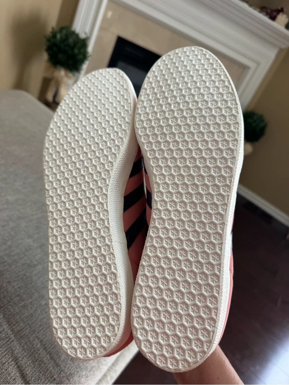 new Adidas Gazelle men’s Pink Suede Sneakers size 13